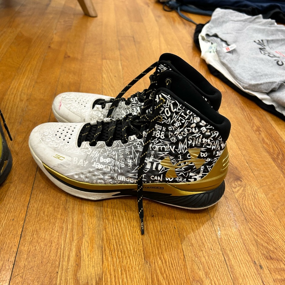 Under Armour STEPH CURRY 1 MVP PACK.      *SPECIAL EDITION* very rare shoe